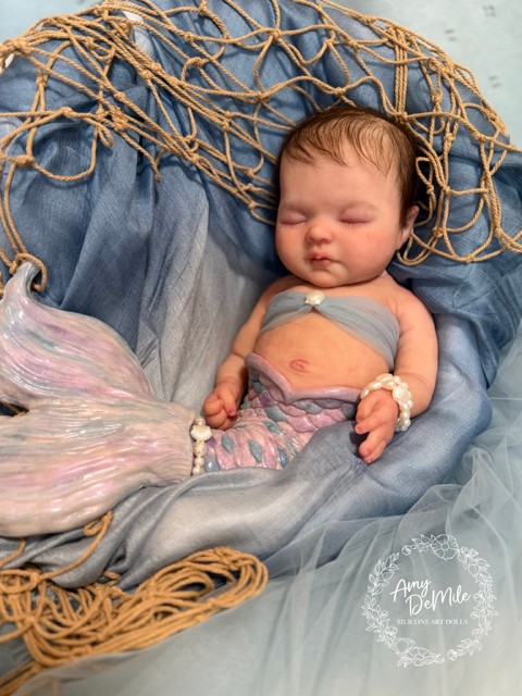 Serena doll detail view